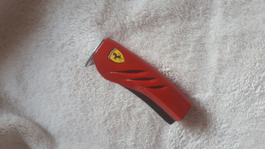 Ferrari upaljač novi