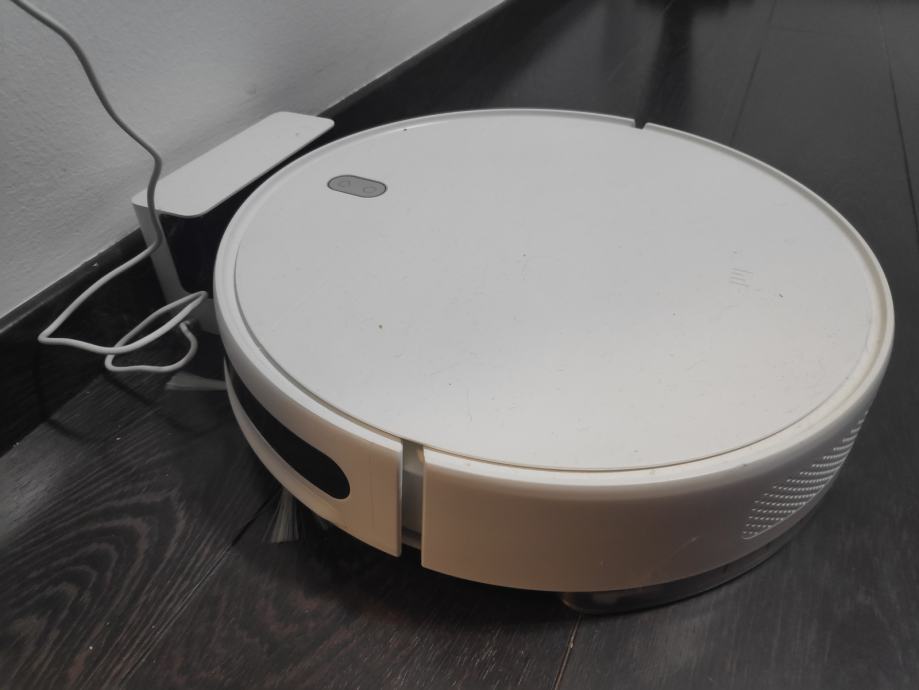 Mi Robot VacuumMop Essential