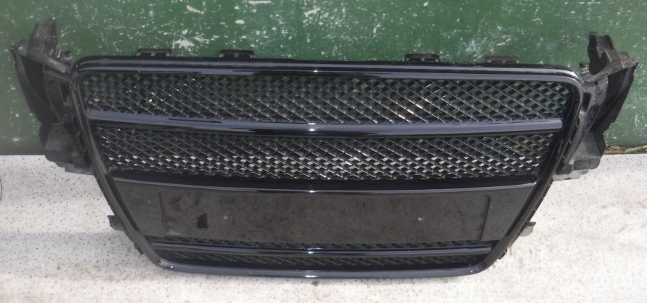 Audi A5 8T Maska bez znaka crna sjajna