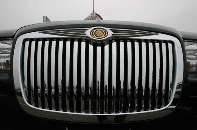 Chrysler 300C 2004 2011 prednja maska chrome
