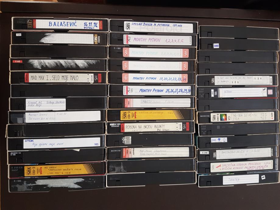 VHS kazete - paket od 41 kom