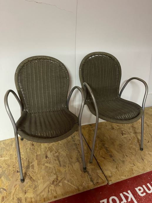 Dvije stolice - pletene
