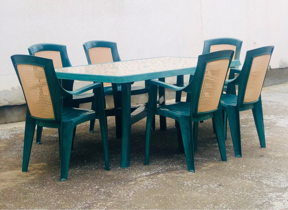 Stol i stolice za vrtnu terasu zelena boja