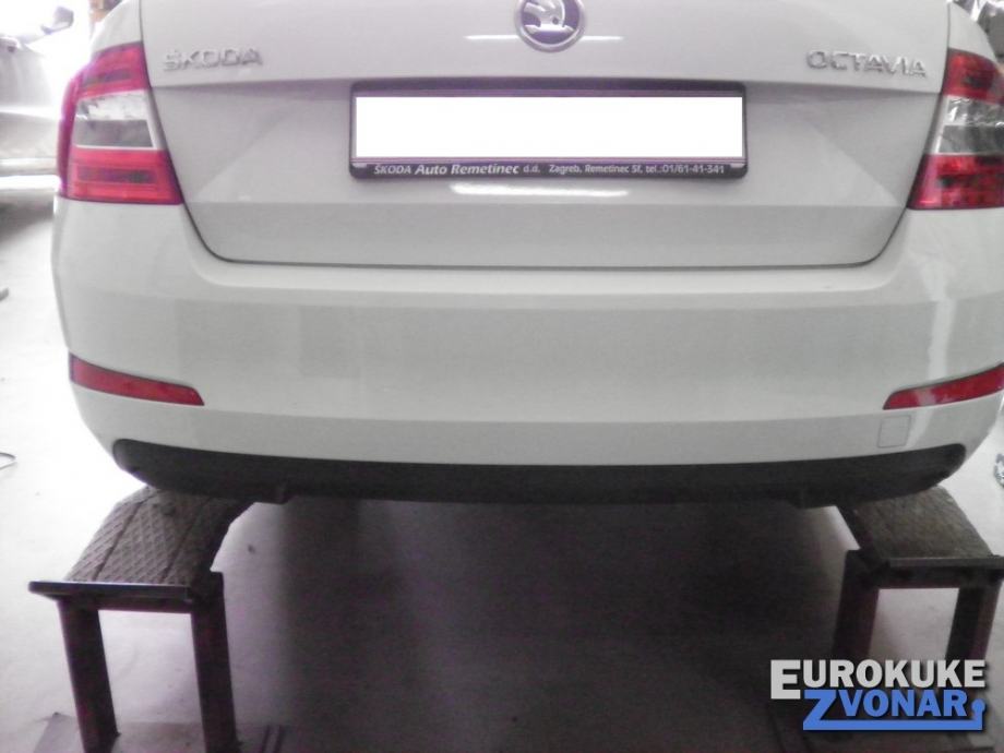 Škoda Octavia III 2013. - 2020. nevidljiva vertikalna euro kuka