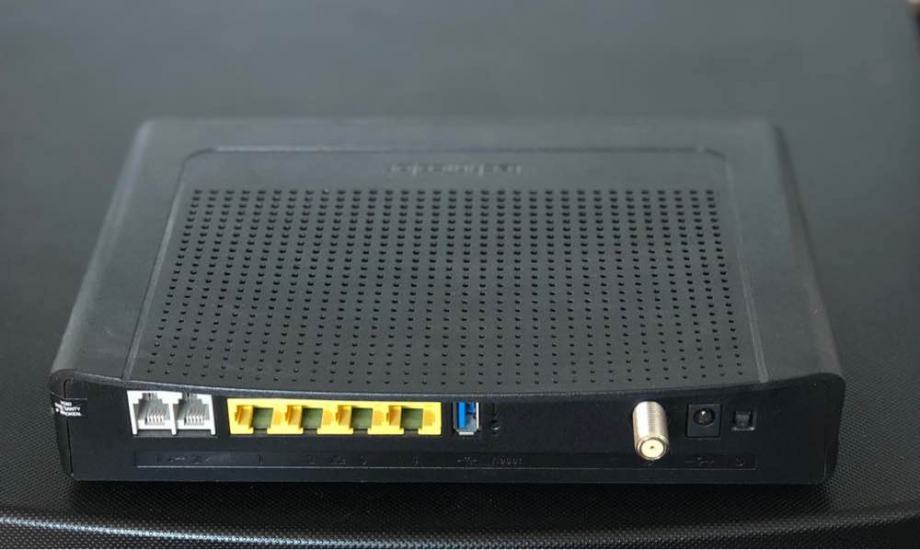 Technicolor TC7200.20 wireless router 4x 1000 Mbit LAN komplet