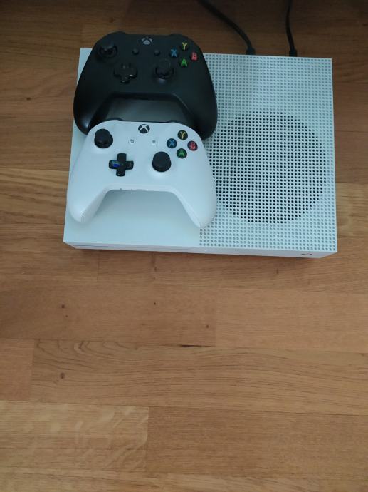 Xbox one S / 1 tb.