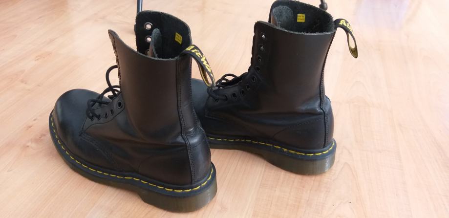 cizme dr martens