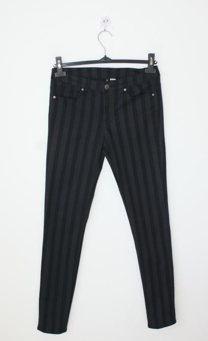 H&M Divided traper hlače crne boje sa prugama - vel. 36/38