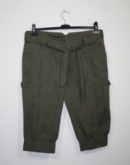 Yessica (C&A) poluduge hlače maslinasto zelene boje - vel. 44/L/XL