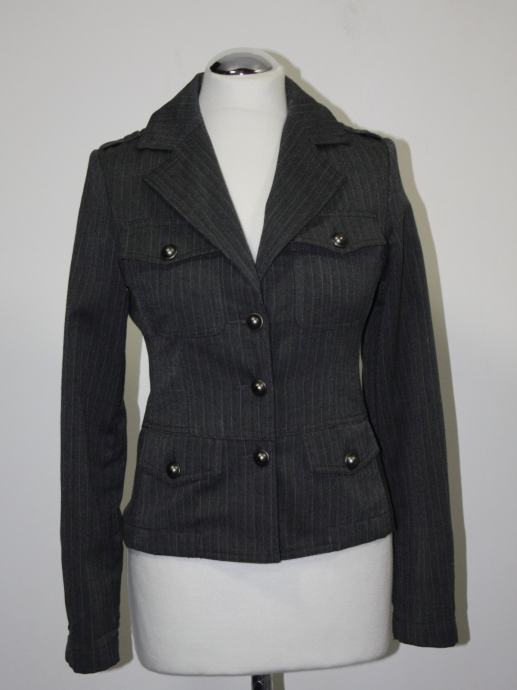 Amisu jakna sive boje sa prugama i uzorkom - vel. 36/S