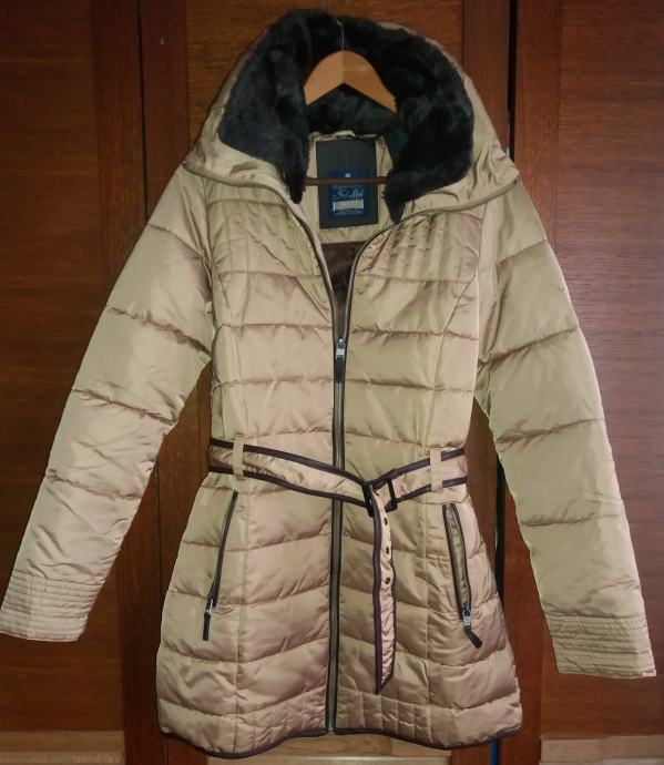 *Ženska zimska jakna sa duplim ovratnikom marke Freshmade*