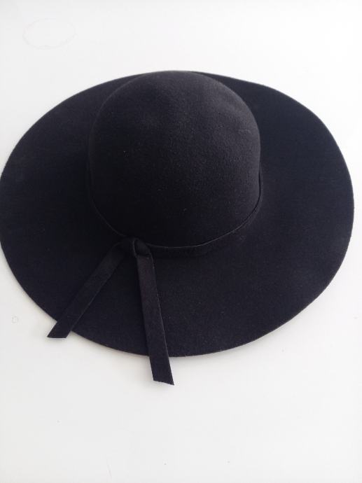 Ženski šešir, crni prekrasan