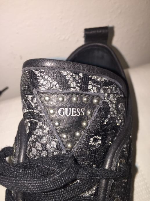GUESS TENISICE BR. 39