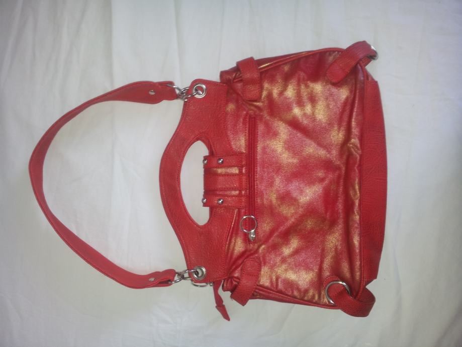 Crvena ženska torbica