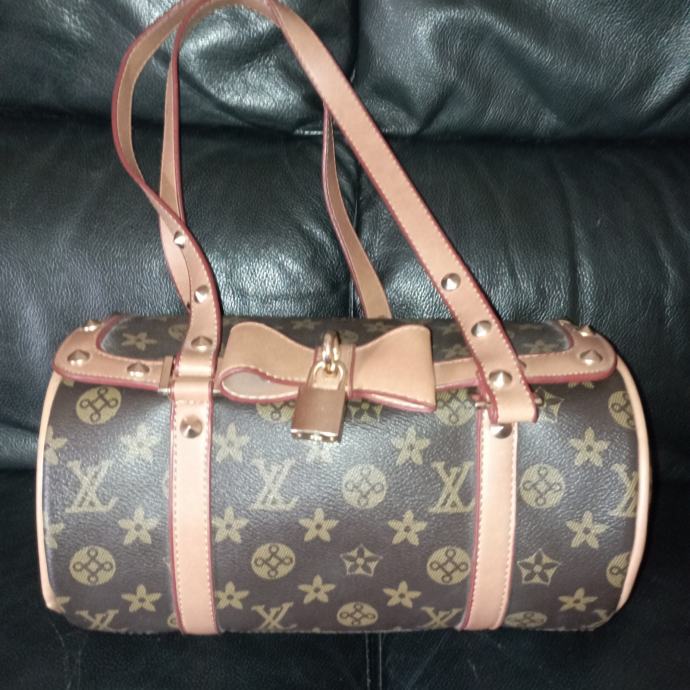 Prekrasna replika Louis Vuitton torbice! Povoljno!