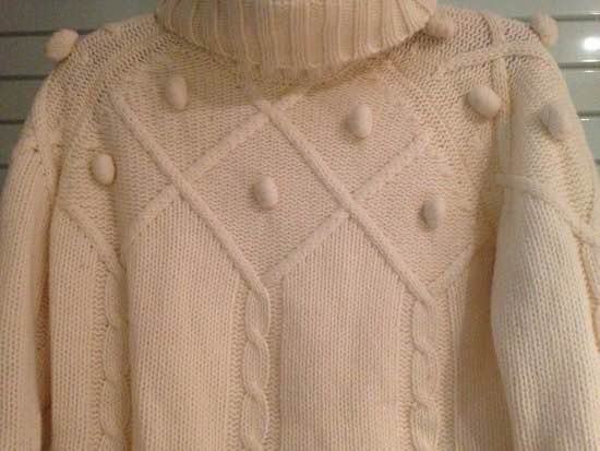 ESPRIT pulover s pomponima kuglicama vuneni đemper rolka vesta