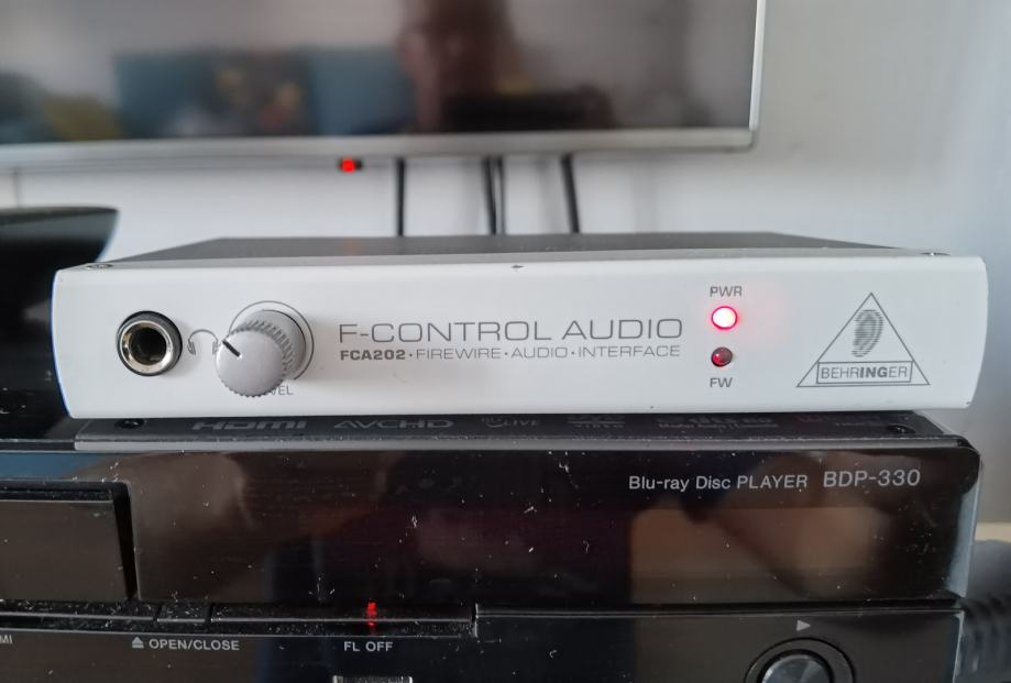 FireWire® Audio Interface BEHRINGER FCA 202 F CONTROL, očuvano.