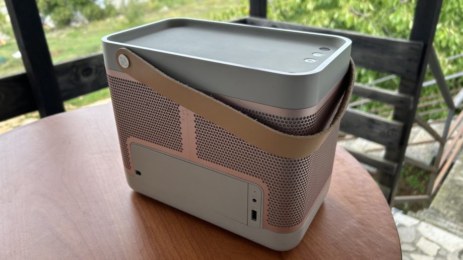 Bang&Olufsen Beolit 15 zvučnik