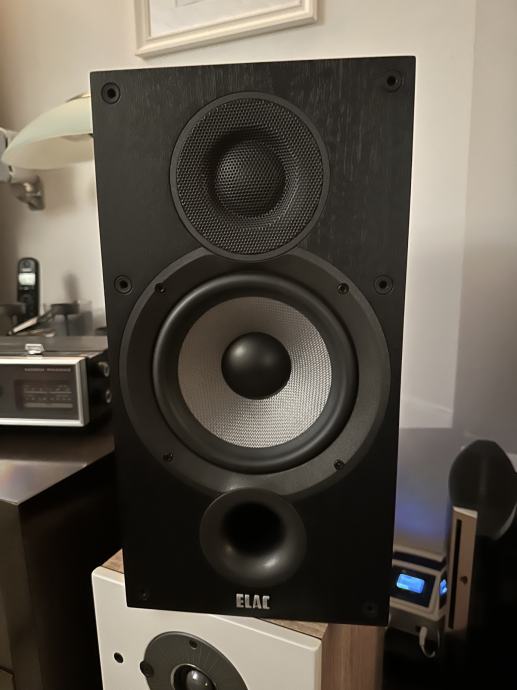 ELAC Debut 2.0 B6.2 i ELAC Debut Powered Subwoofer 2.0 S10.2