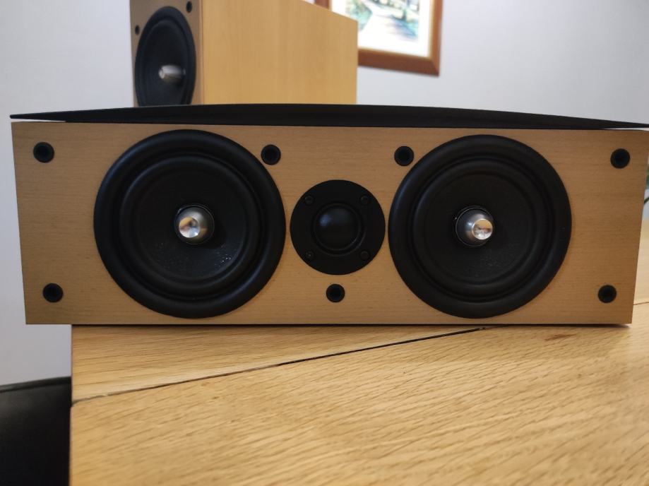 Jamo E825 bookshelf zvučnici.sa centrom.