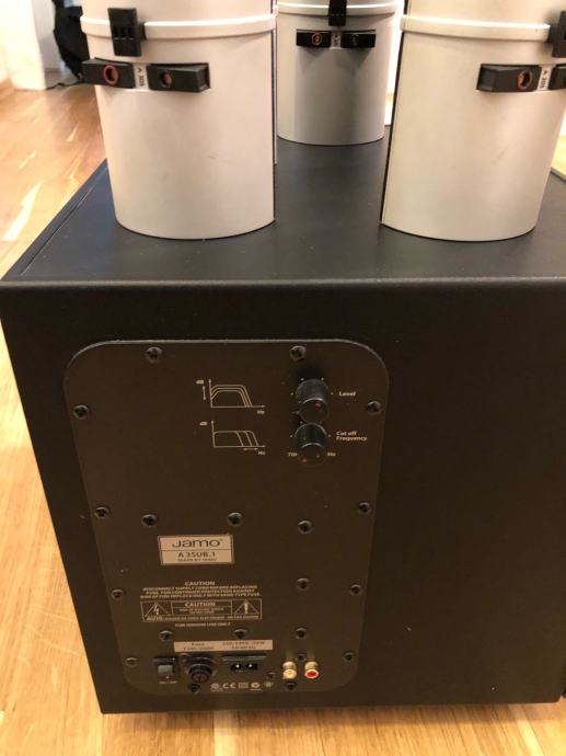 JAMO subwoofer i 5 JAMO zvučnika