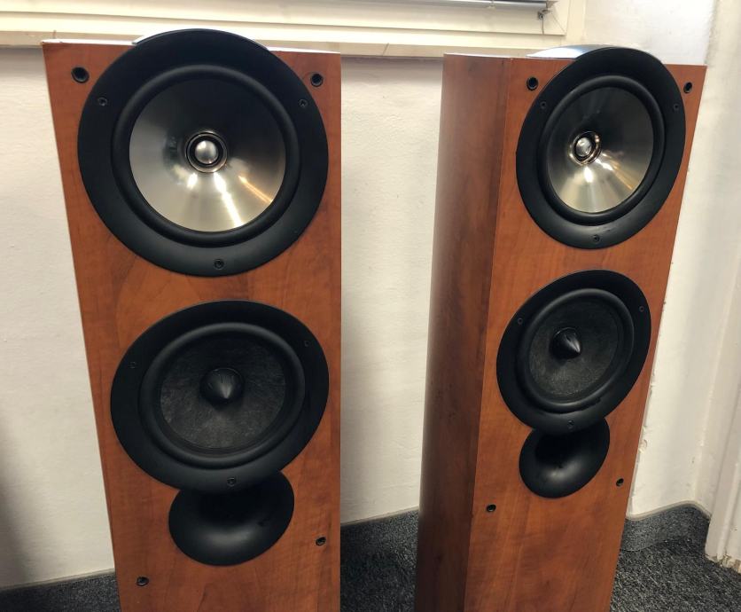 KEF IQ7 SE ZVUČNICI. R1/ RATE!