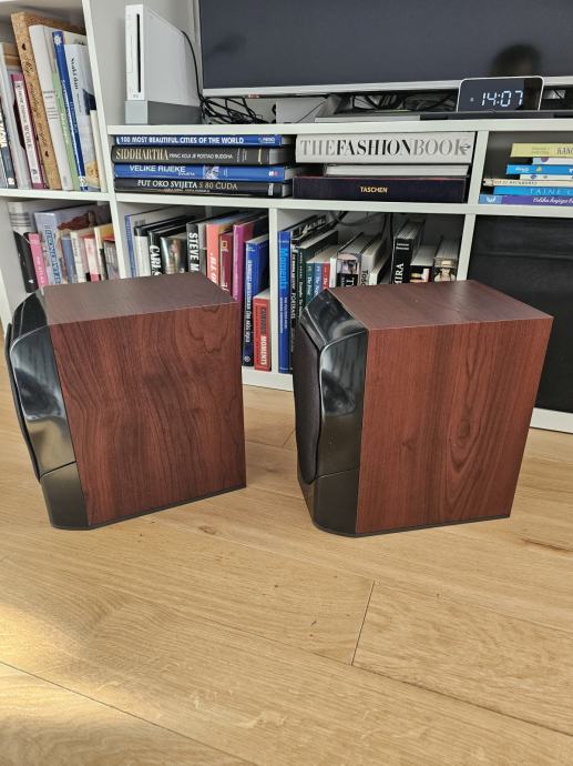 Mission MV4 par zvučnika