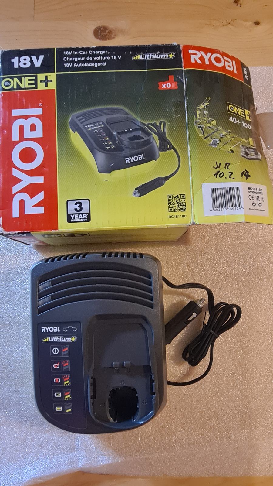 RYOBI BRZI AUTO PUNJAČ RC18118C