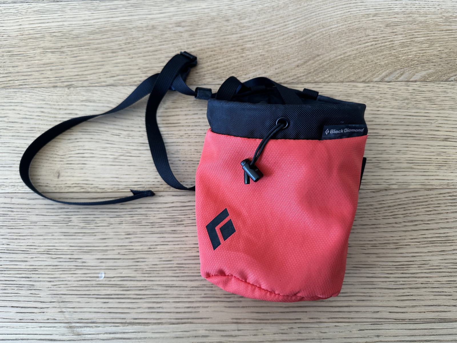 Black Diamond Chalkbag – Klassischer Kletter-Magnesiabeutel Für Bouldern & Klettern – Mit Praktischem Zugband & Verschluss Black Diamond Chalkbag – Klassischer Kletter-Magnesiabeutel Für Bouldern & Klettern – Mit Praktischem Zugband & Verschluss
