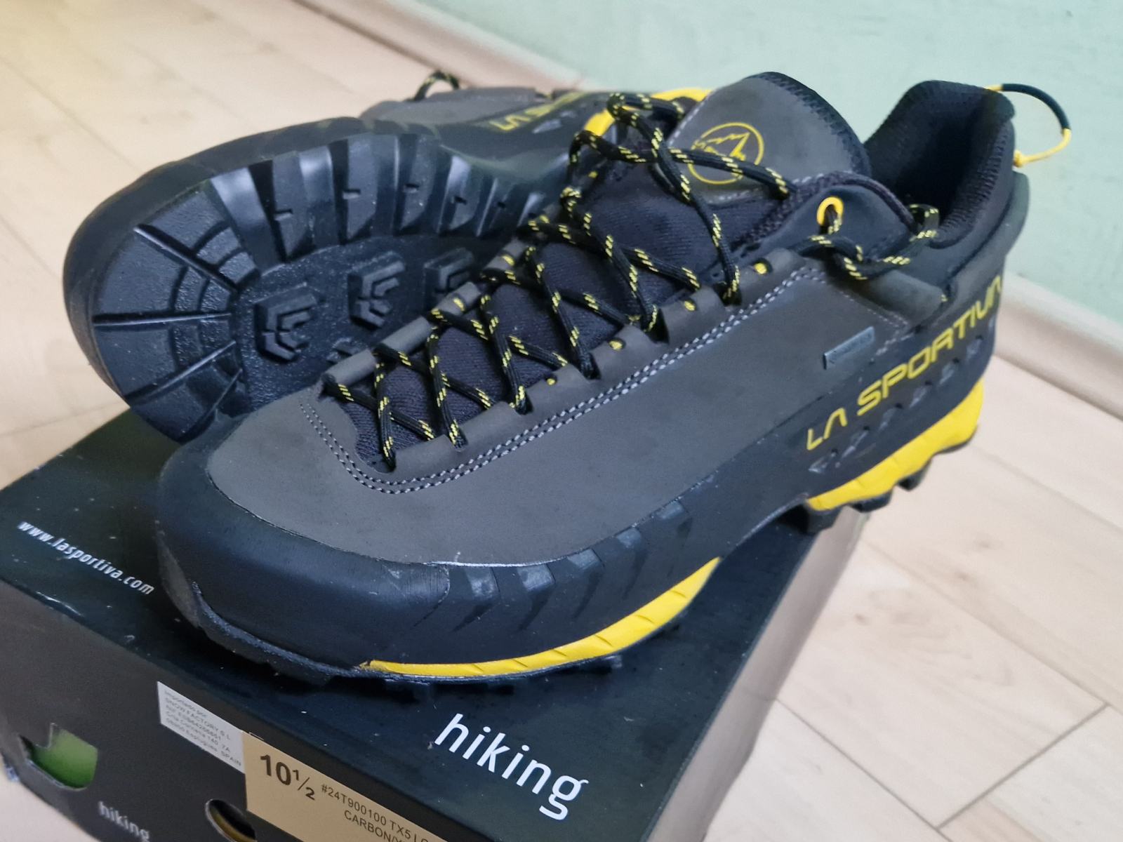 スポルティバ TX5 LOW GTX 43.5（La Sportiva TX5 GTX Hiking Shoes 