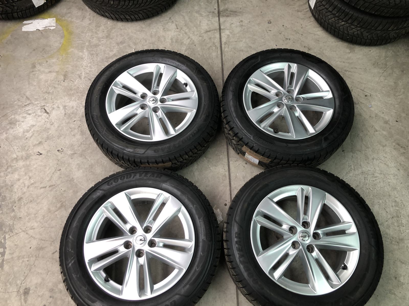 opel-grnadland-x-5x108-17-goodyear-215-65-17-m-s-2021