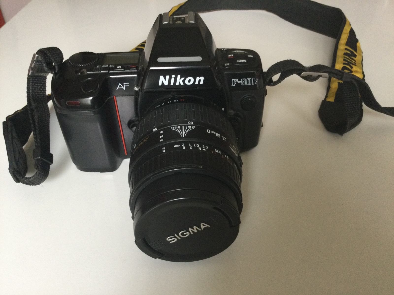 Nikon F-801 (F801) – Appareil Photo 35 Mm Argentique, état Fonctionnel, Noir