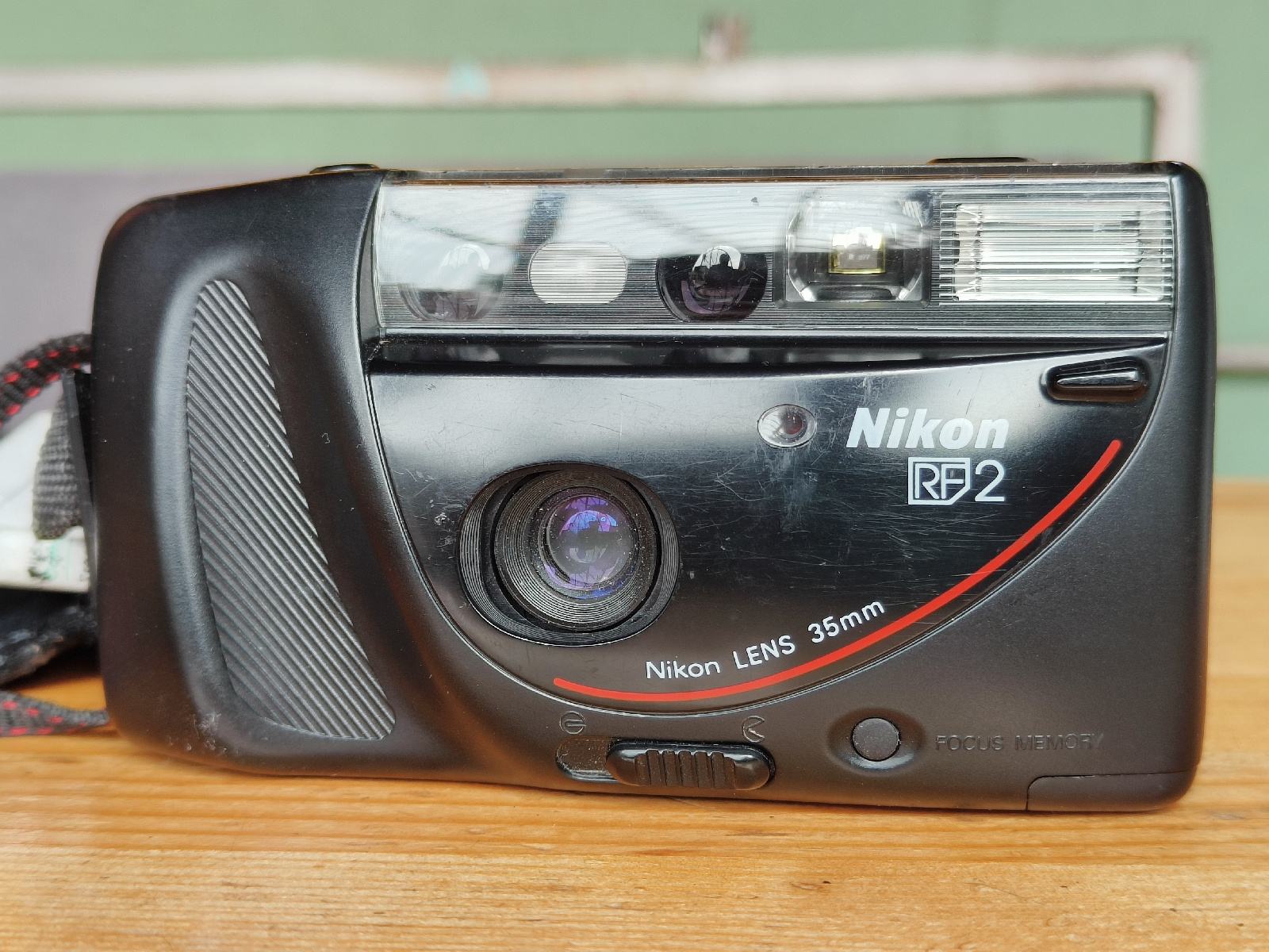 Appareil Photo Compact Analogique Nikon RF2 35mm - Occasion Fonctionnel - Marques D'usure Superficielles