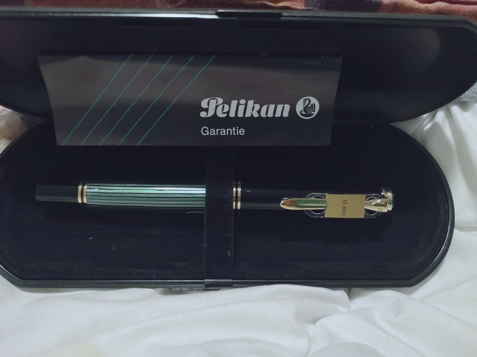 Pelikan Souverän 800 Drehkugelschreiber – Schwarz, 24 Karat Vergoldet, Im Geschenketui