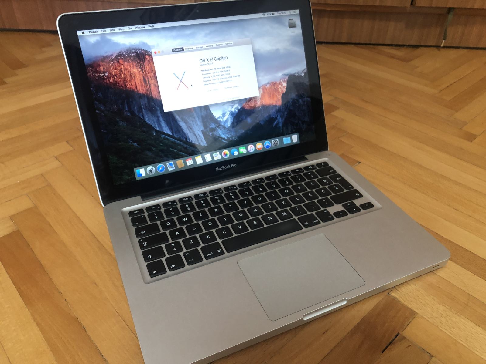 MacBook Pro 13 (mid 2012) 2,5 GHz i5, 500 GB HDD + originalni punjač