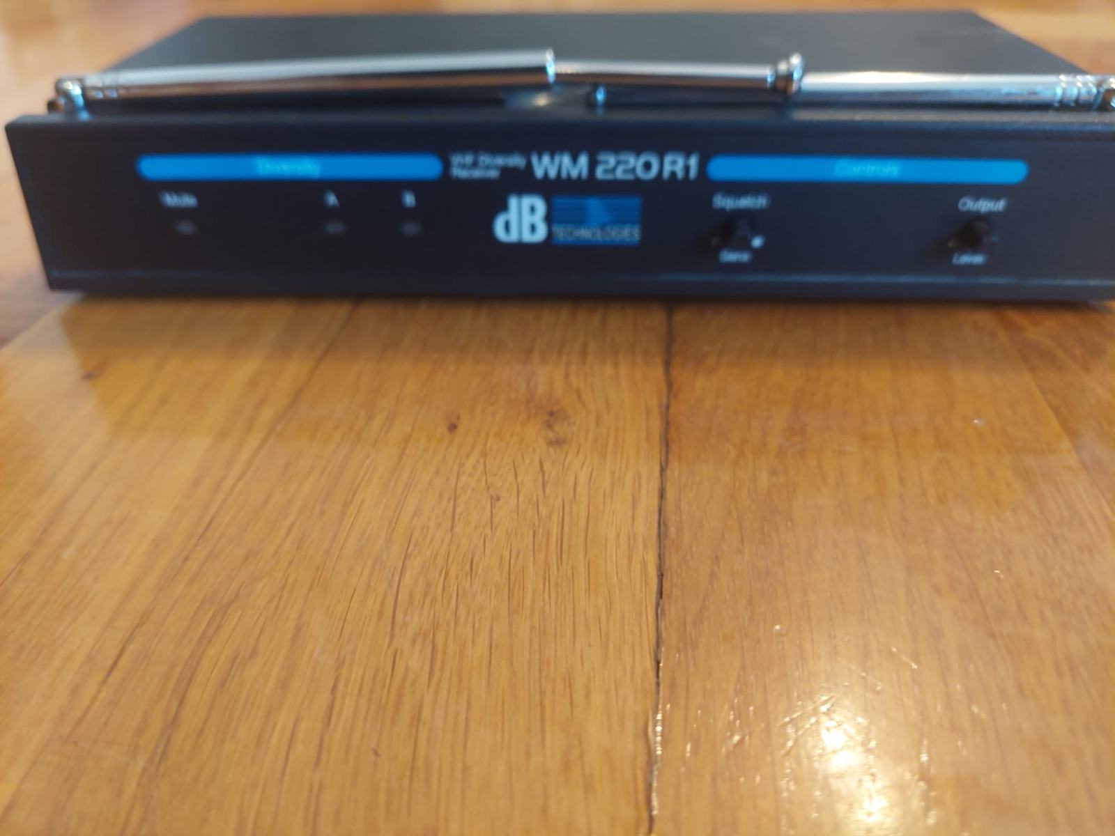 db-technologies-wm-220-r1-be-i-ni-audio-prijemnik