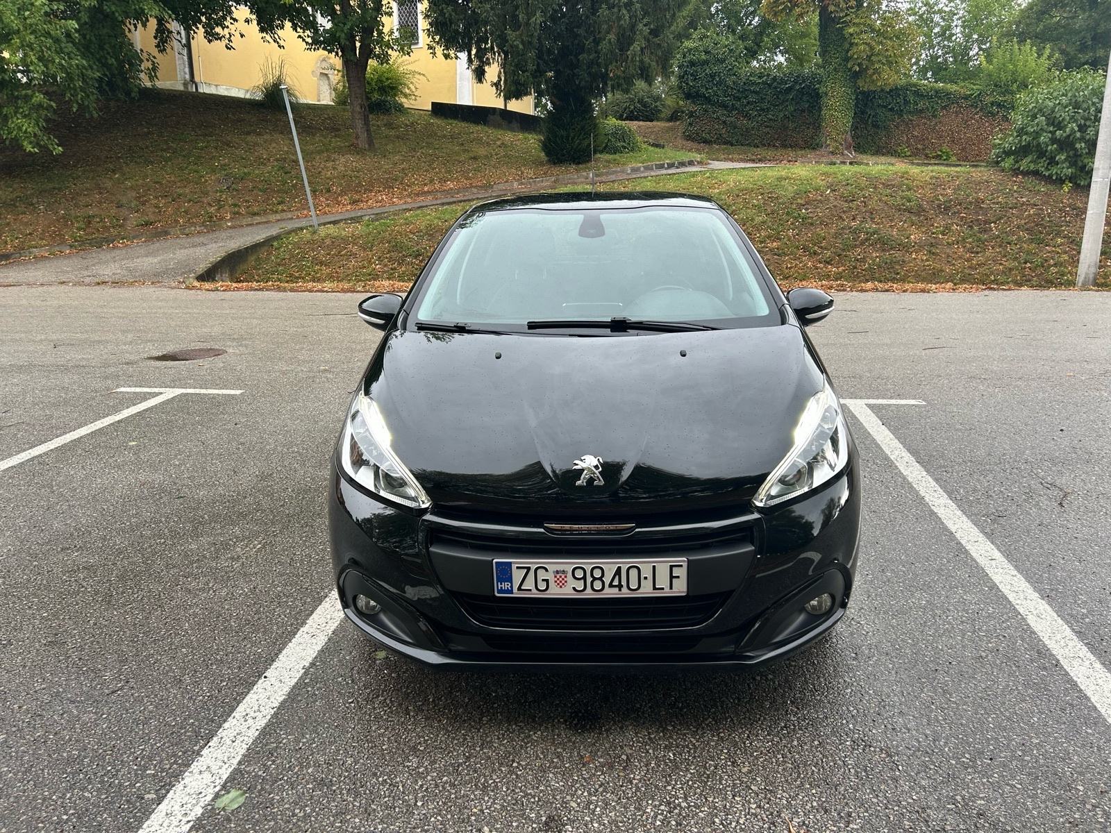 1.2benzin,servisna reg1 godinu veliki servis kao nov, fotografija 2