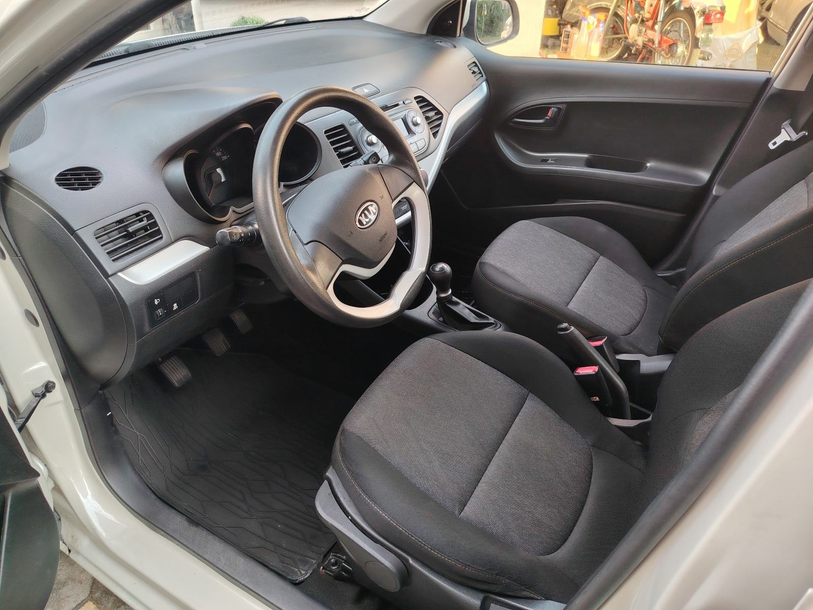 100000 km, Kia Picanto 1,0 LX, 5 vrata, model 2013., fotografija 8