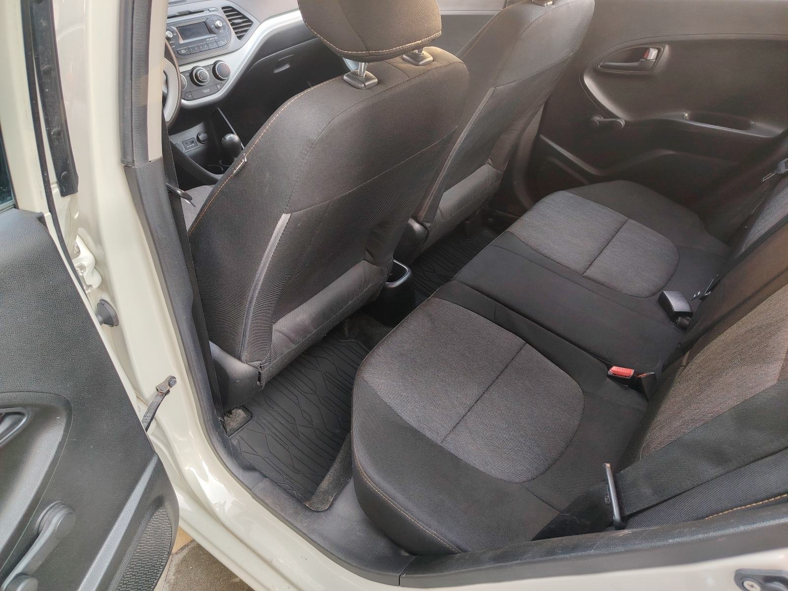 100000 km, Kia Picanto 1,0 LX, 5 vrata, model 2013., fotografija 11