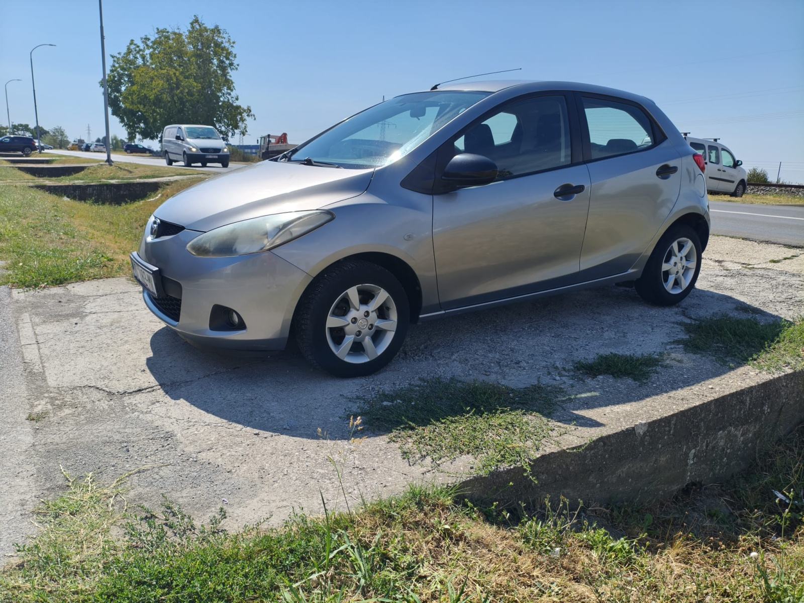 2009 Mazda 2 1.3 i CE Pro, pogled izvana - slika 1
