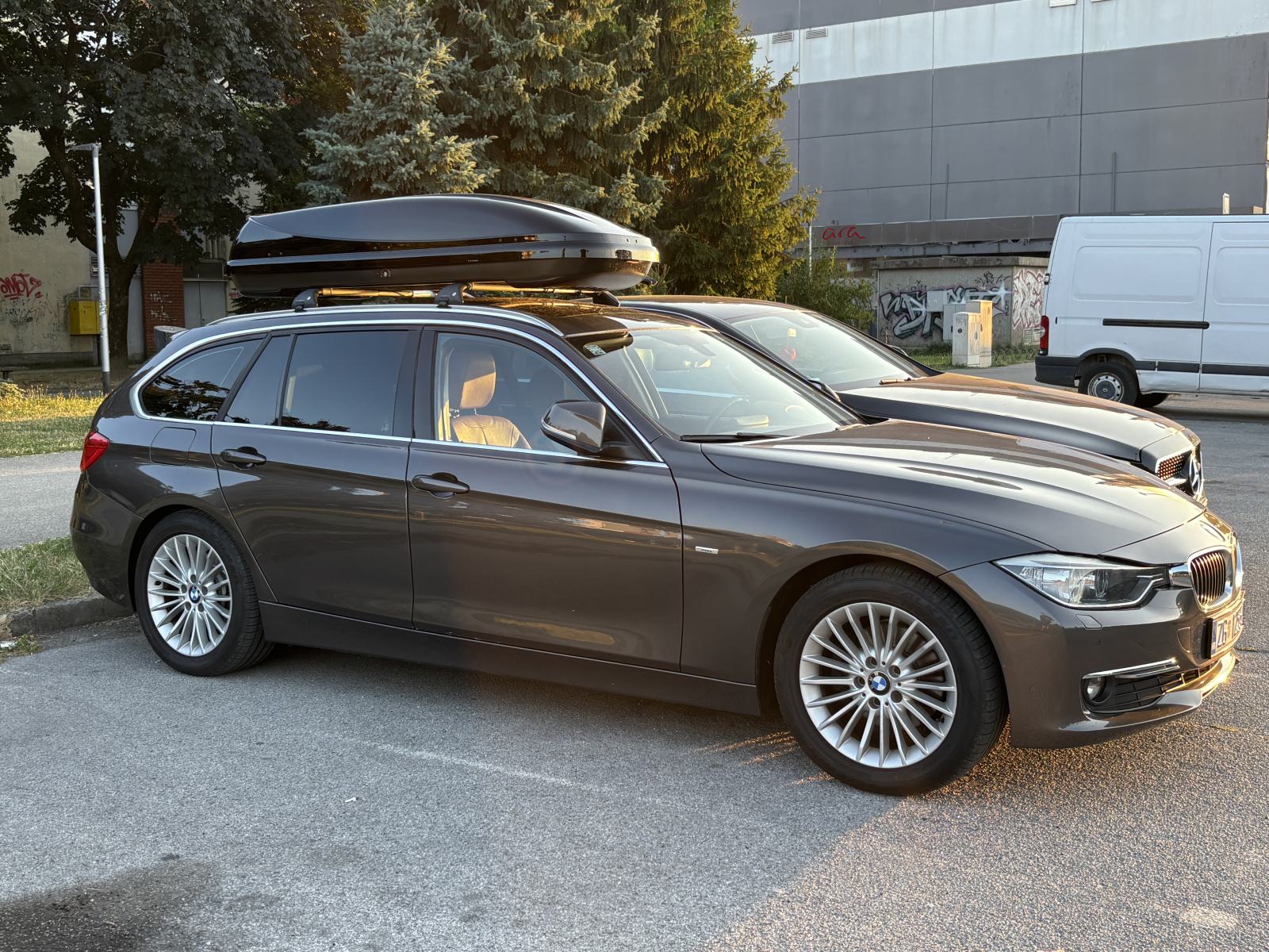 320d automatik, luxury, smeđa koža, panorama, m-volan, fotografija 4