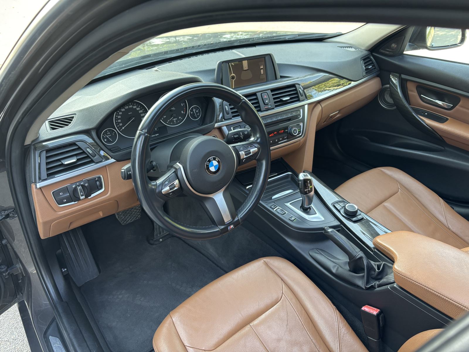 320d automatik, luxury, smeđa koža, panorama, m-volan, fotografija 8