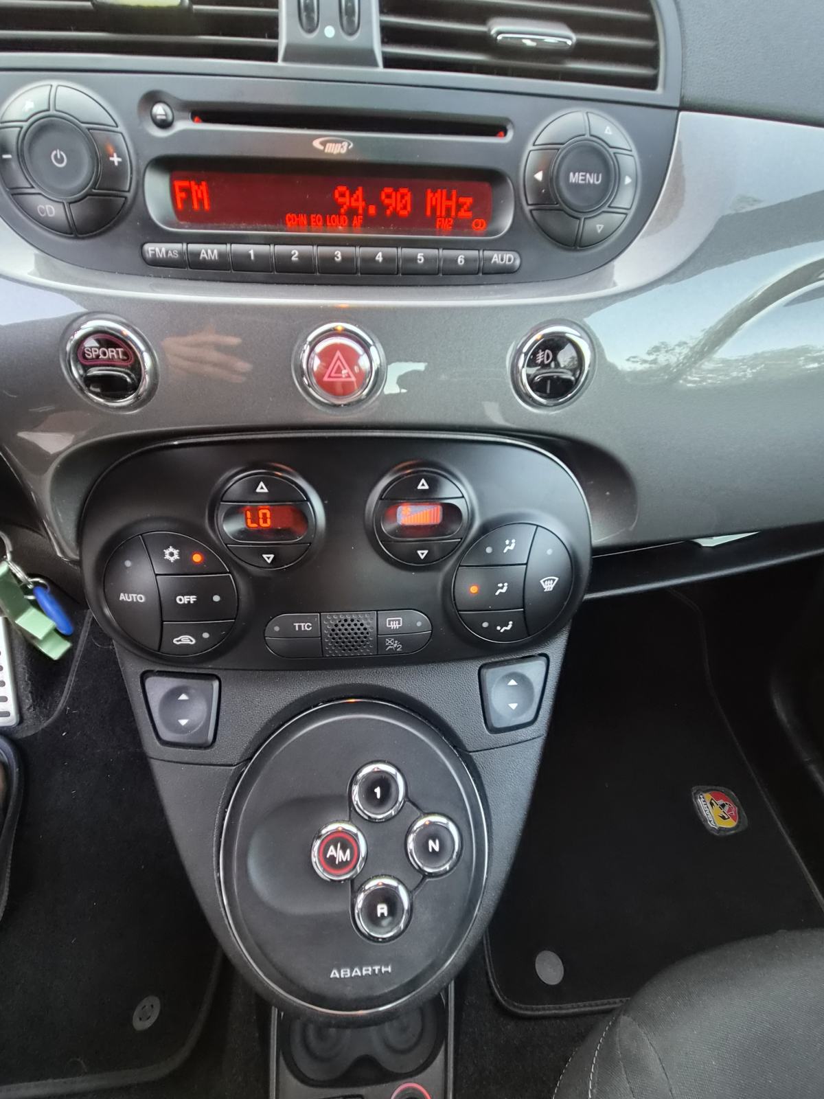 Abarth 500 1.4 T-jet automatik, fotografija 11