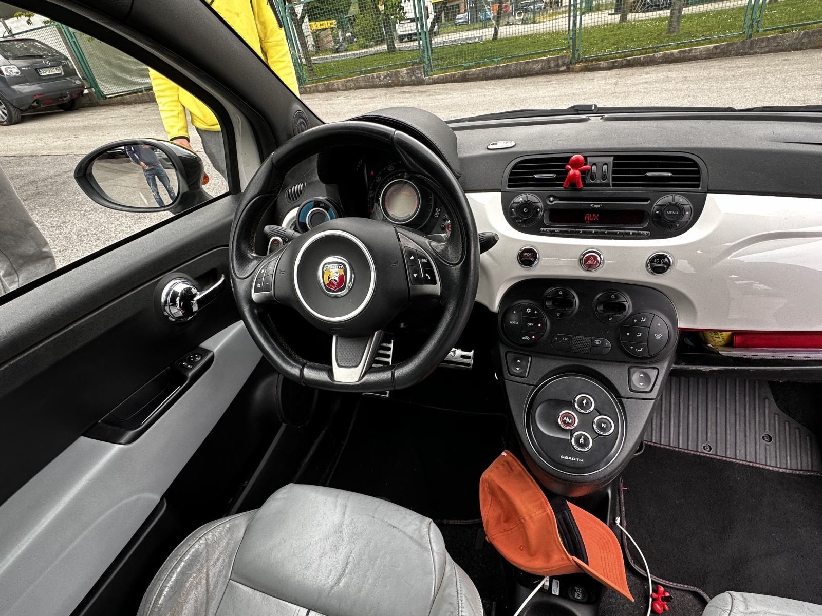 Abarth 500 CABRIO,AUTOMATIK,KOŽA,BI-COLORE,F1…, fotografija 7