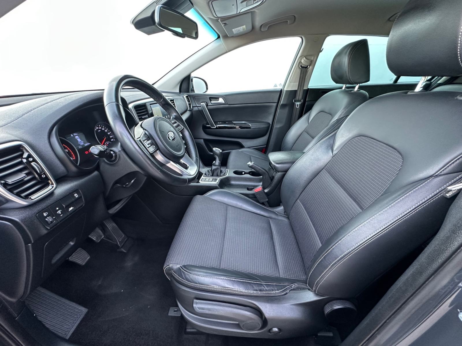 Kia Sportage 1.6 CRDi Design 2WD, fotografija 18