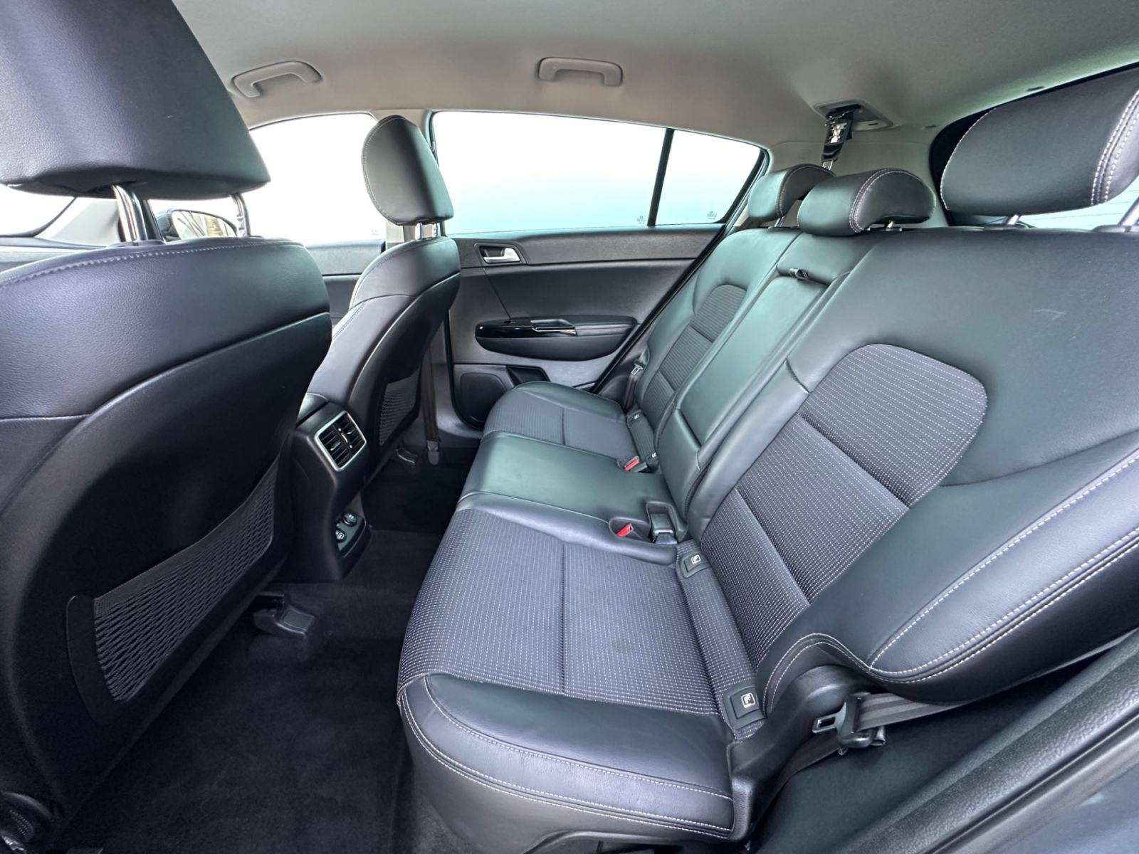 Kia Sportage 1.6 CRDi Design 2WD, fotografija 19