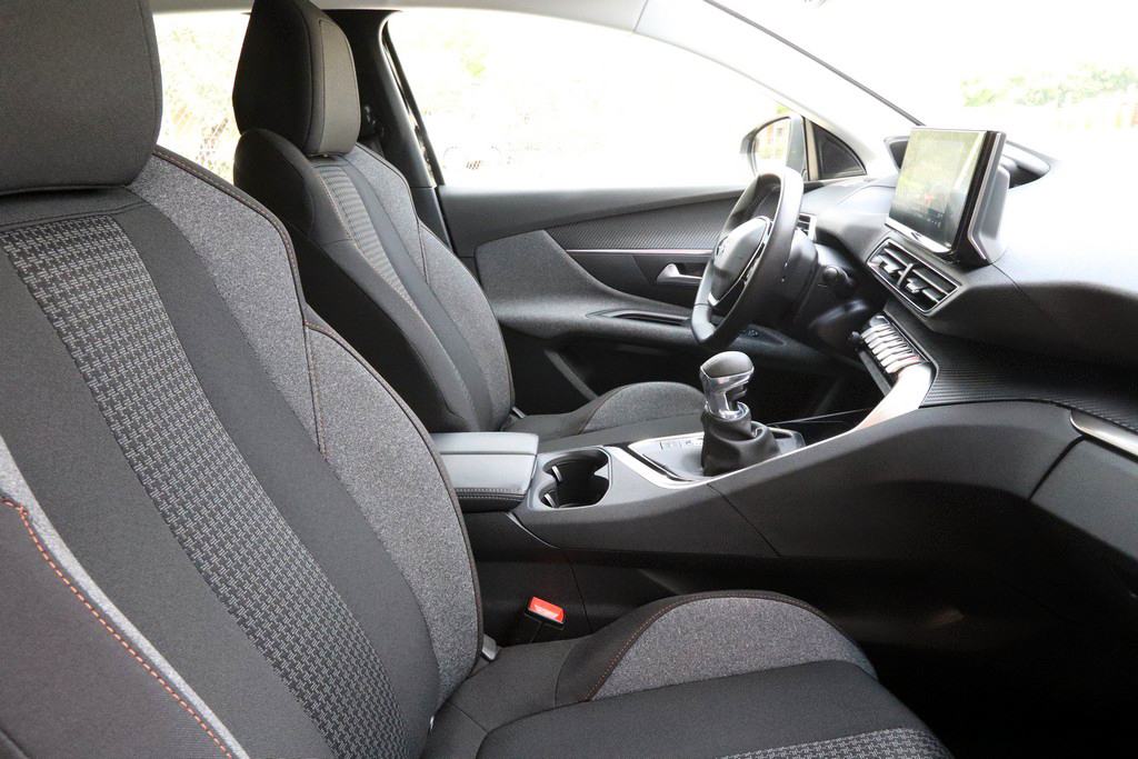 -AKCIJA-Peugeot 3008 BlueHDI 130 KS Active Business VIRTUAL -Full LED-, fotografija 7