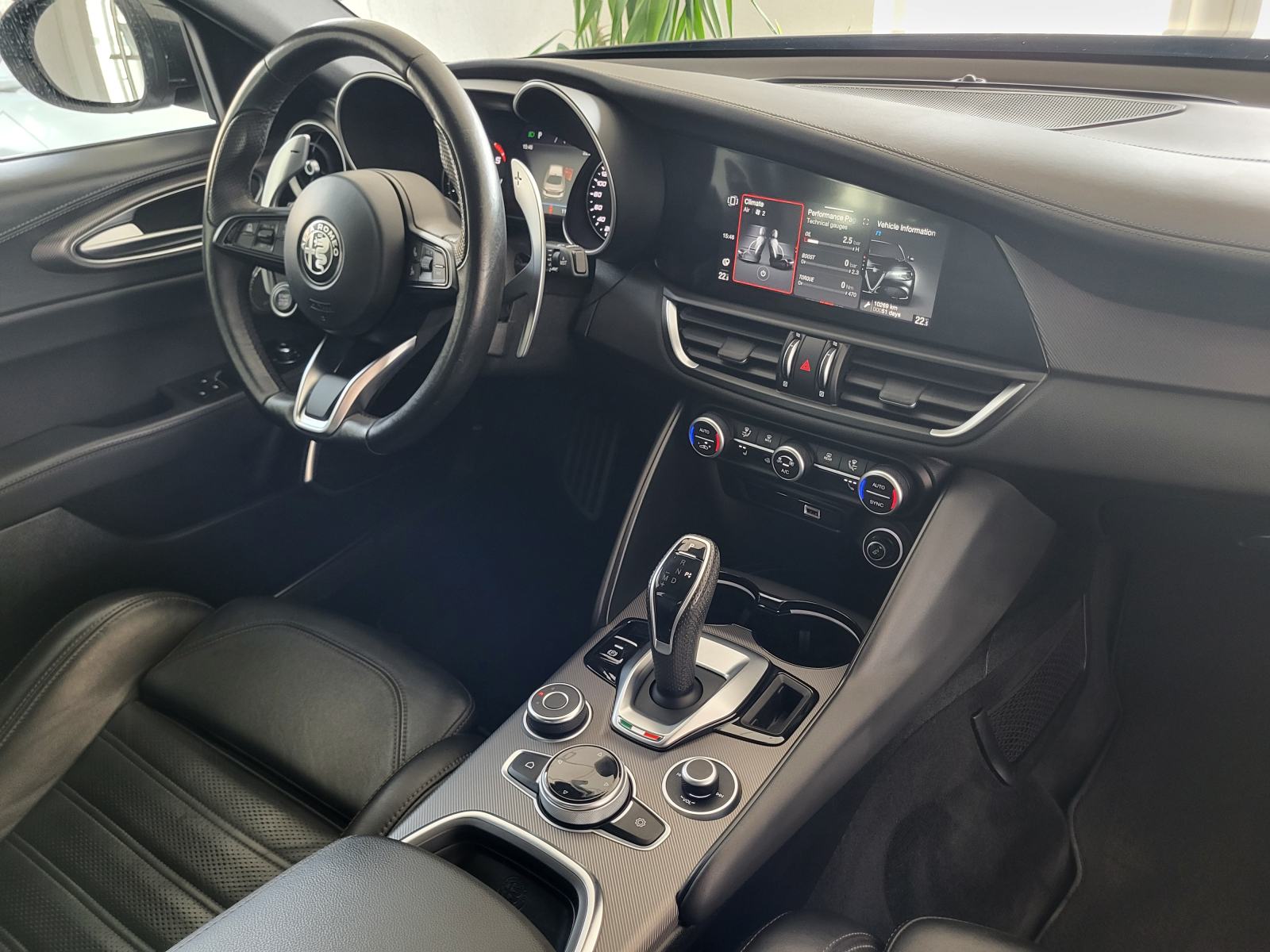 ALFA GIULIA Q4 VELOCE 2.2 JTDM AUTOMATIK KAMERA RADAR KOŽA F1 KEYLESS, pogled izvana - slika 2