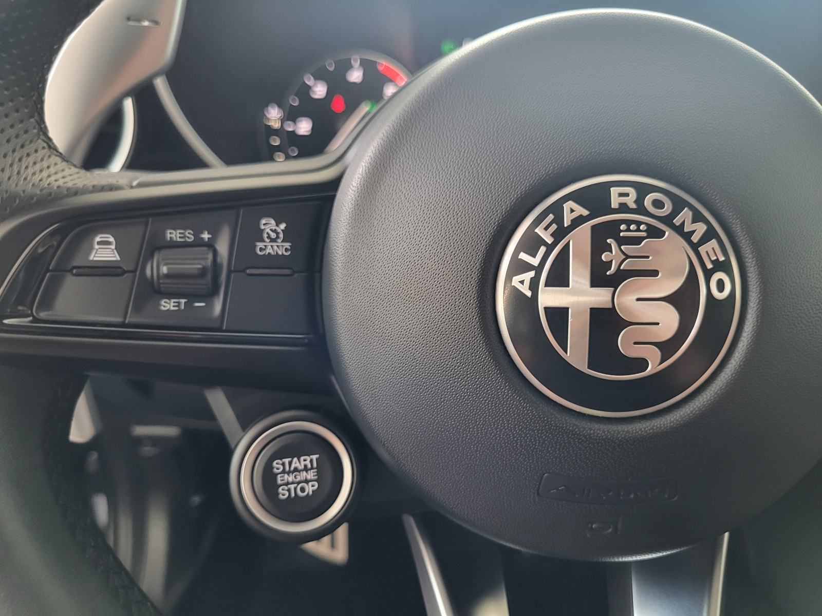 ALFA GIULIA Q4 VELOCE 2.2 JTDM AUTOMATIK KAMERA RADAR KOŽA F1 KEYLESS, fotografija 20