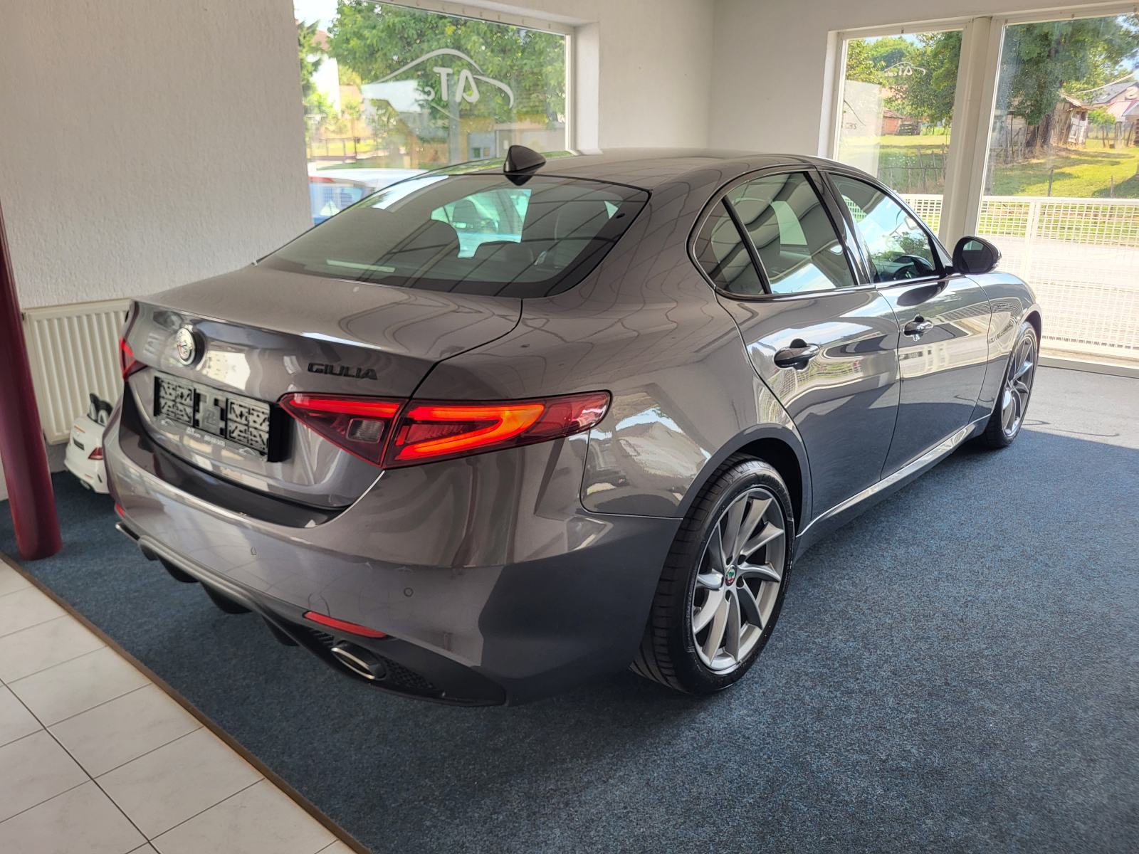 ALFA GIULIA Q4 VELOCE 2.2 JTDM AUTOMATIK KAMERA RADAR KOŽA F1 KEYLESS, fotografija 8